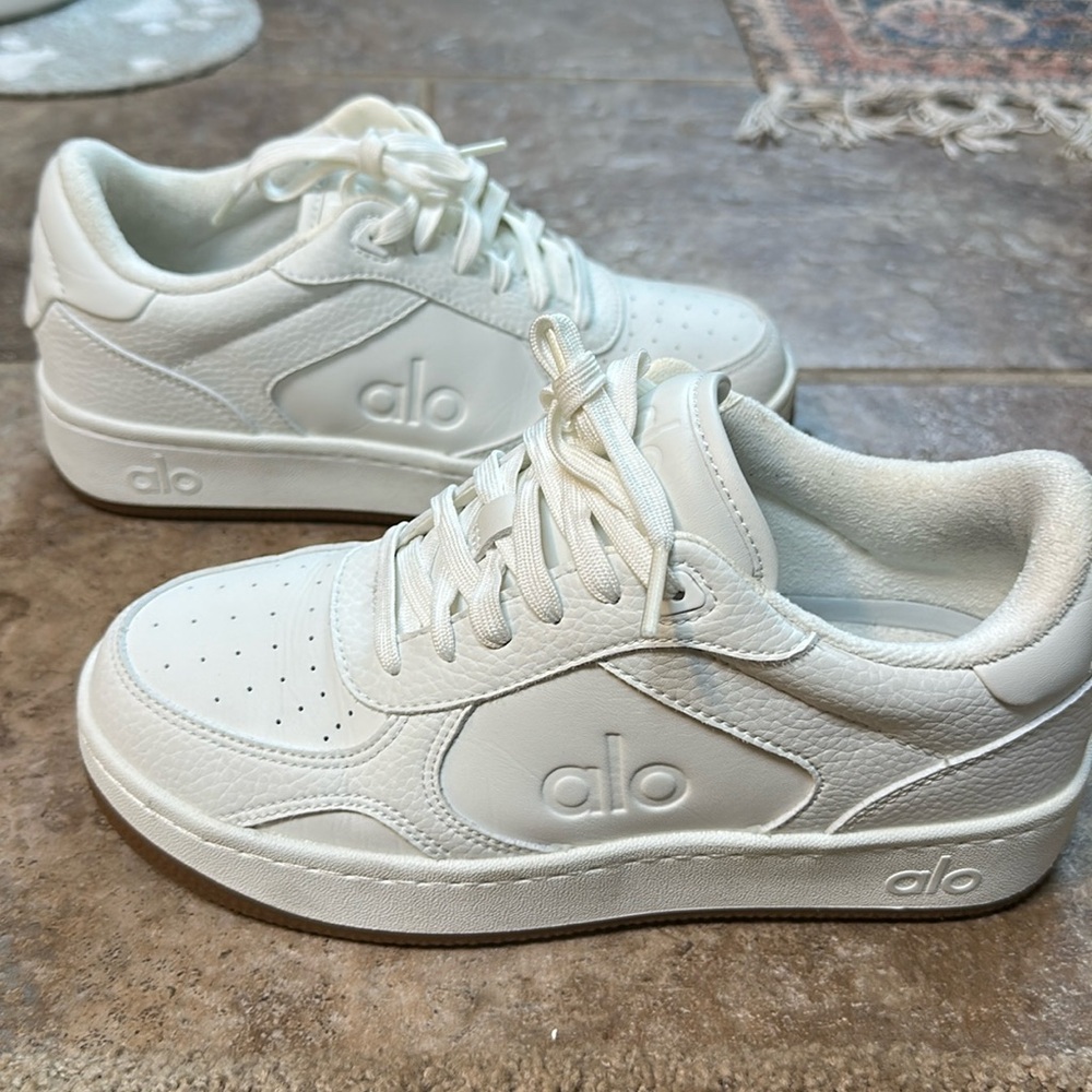 Mint condition ALO RECOVERY MODE SNEAKER - W6.5 M5